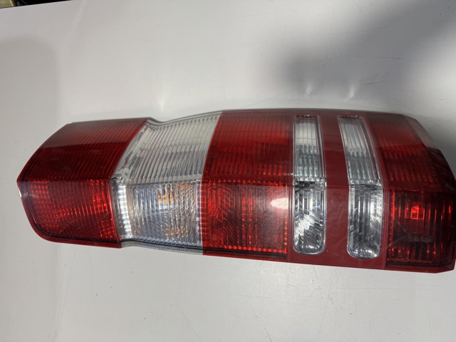 Ліхтар задній правий A9068200264 MERCEDES