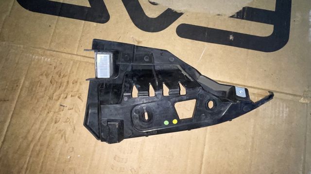 Направляюча заднього бампера, права 9J1807406 PORSCHE