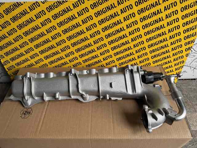 Колектор впускний 11618598052 BMW