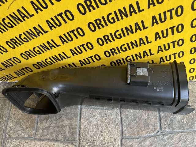 Патрубок повітряний, вхід повітряного фільтра 13718635103 BMW