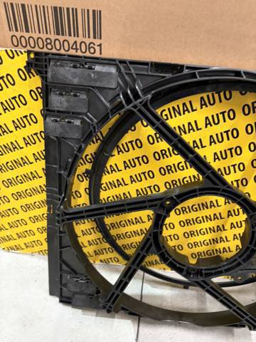 Дифузор (кожух) радіатора охолодження 17428477381 BMW