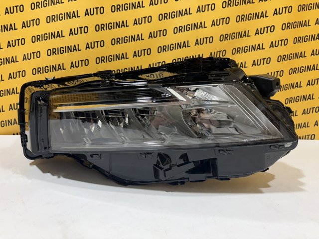 Фара правая 260106RR0A NISSAN