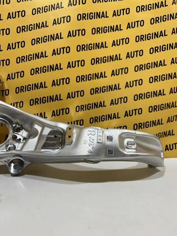 Цапфа передні праві 31216876656 BMW