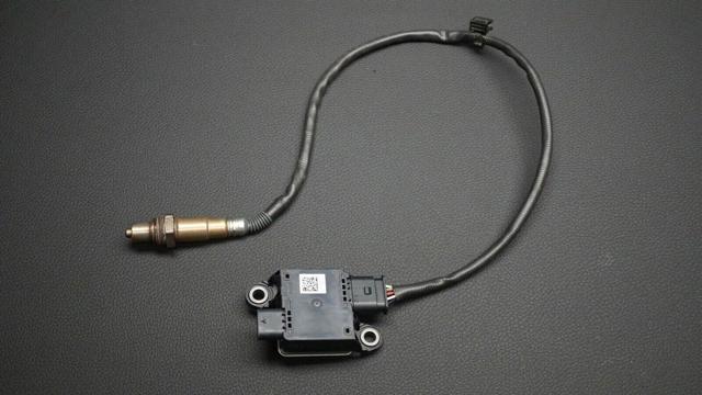 Датчик оксидів азоту NOX 32203033 VOLVO