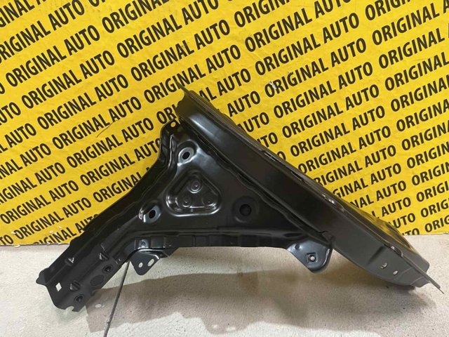 Кронштейн супорта радіатора нижнього 41007446653 BMW