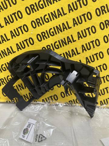 Праве кріплення переднього бампера 51117385348 BMW