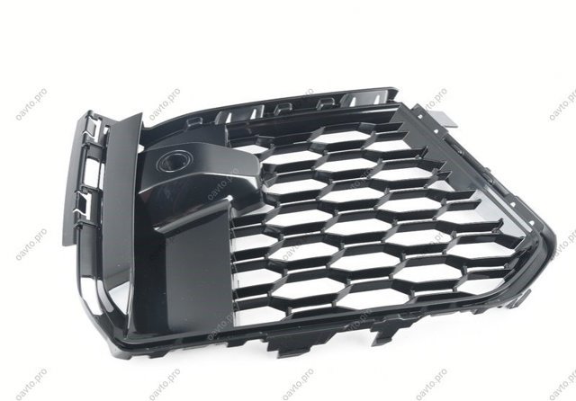 Решітка радіатора права 51118069946 BMW