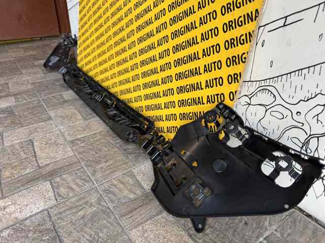 Кронштейн бампера заднього, центральний 51127387297 BMW