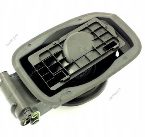 Заливна горловина бензобака 51177160631 BMW