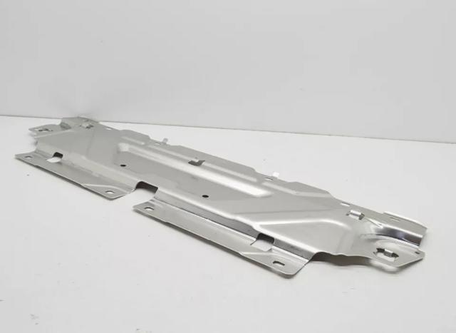 Рамка радіатора верхня 51647422288 BMW