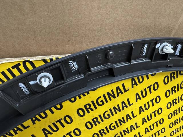 Молдинг передньої арки колеса, правий 51779478304 BMW