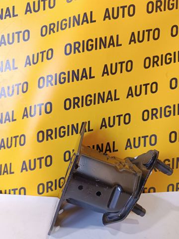 Кронштейн підсилювача переднього бампера 5202560031 TOYOTA