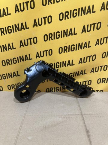 Кріплення бампера 5211602480 TOYOTA
