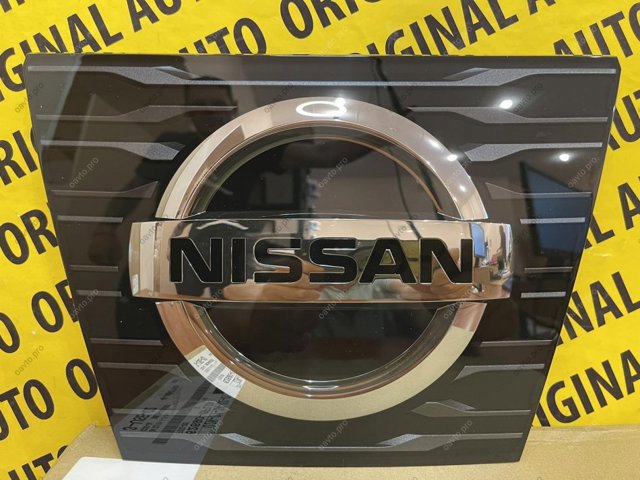 Емблема на решітку радіатора 628906FL0A NISSAN