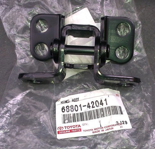 Шарнір кришки багажника 6880142041 TOYOTA
