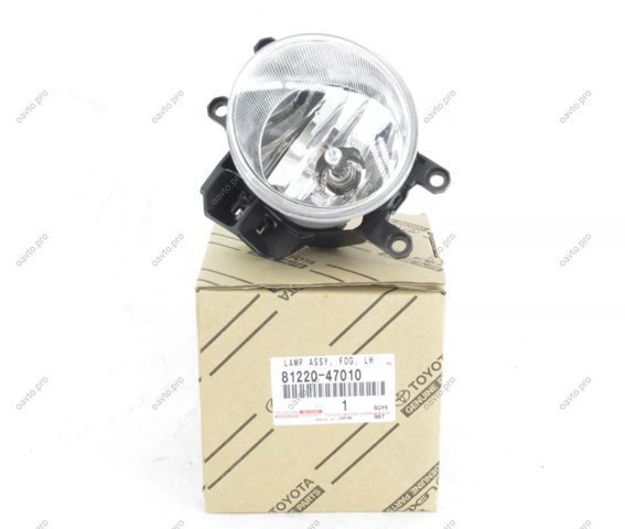Протитуманка ліва 8122047010 TOYOTA