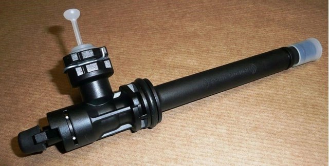 Шланг циліндра зчеплення Renault Master 2