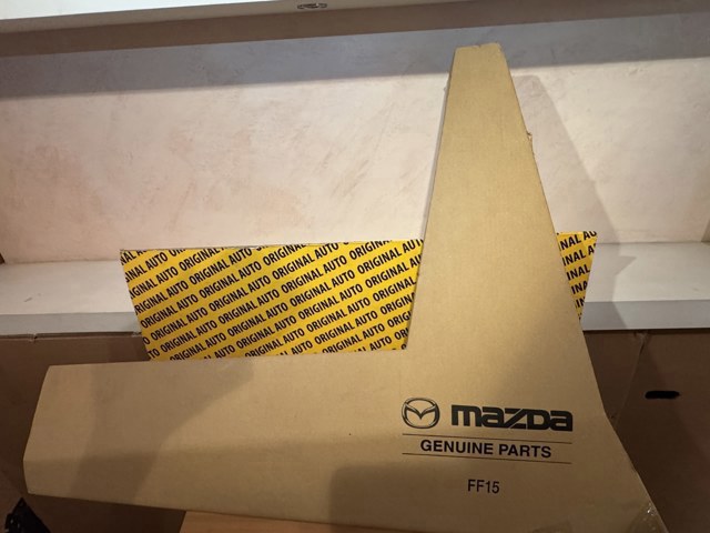 Переднє праве крило DFR552110 MAZDA