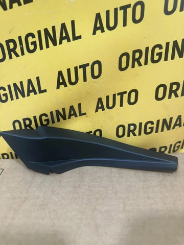 Накладка переднього правого крила GHP951PB1A MAZDA
