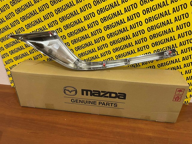 Молдинг решітки радіатора, лівий KSD4507K0 MAZDA