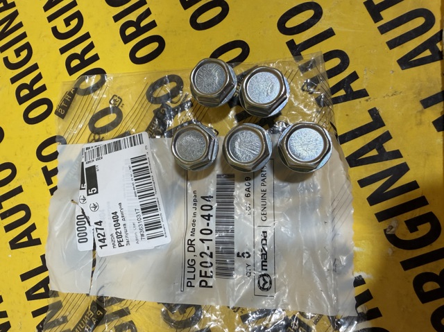 Болт піддона PE0210404 MAZDA