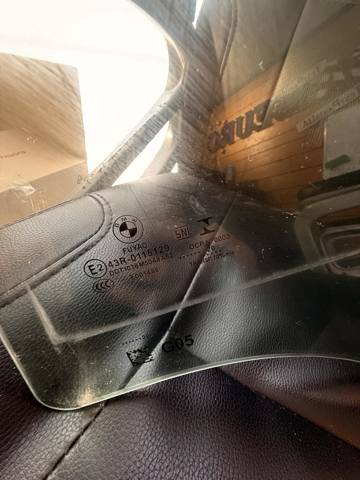 Скло заднє ліве 51357430935 BMW