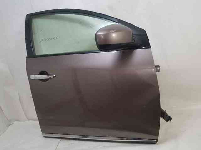 Пасажирські передні двері H010M1AAAA NISSAN