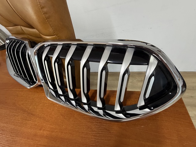 Решітка 51135A39375 BMW