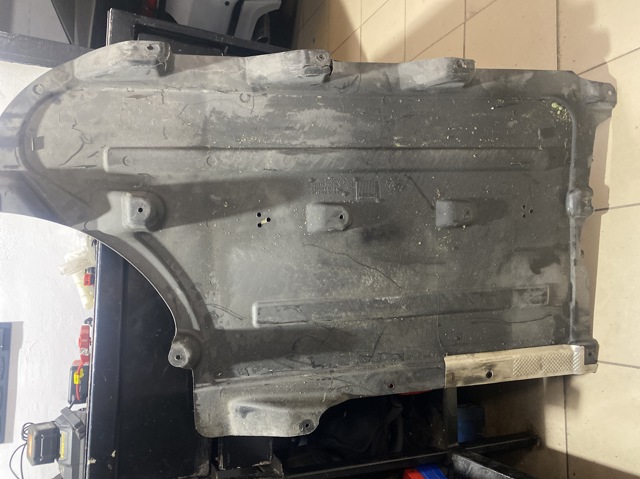 Захист днища, середня частина 51757394743 BMW