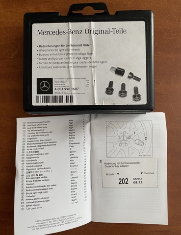 Болти колісні A0019901607 MERCEDES