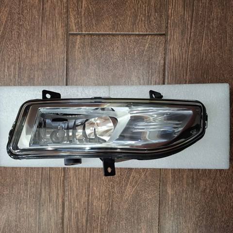 Протитуманка права 261508995A NISSAN