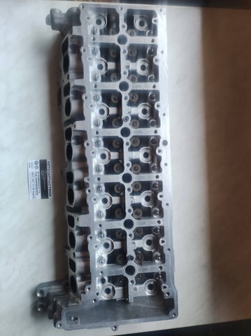 ГБЦ  двигуна 11128507561 BMW