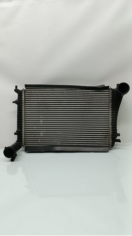 Охолоджувач наддувочного повітря 3C0145803E VAG