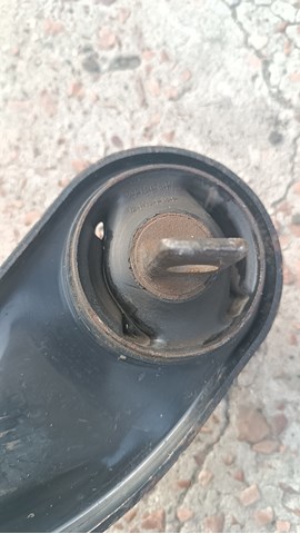 Важіль/тяга задньої підвіски подовжній нижній, правий 552803S000 HYUNDAI