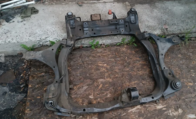 Підрамник передньої підвіски 624053S000 HYUNDAI