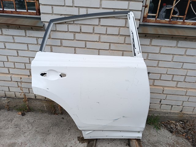 Двері пасажирські задні праві Тойота Рав 4 4