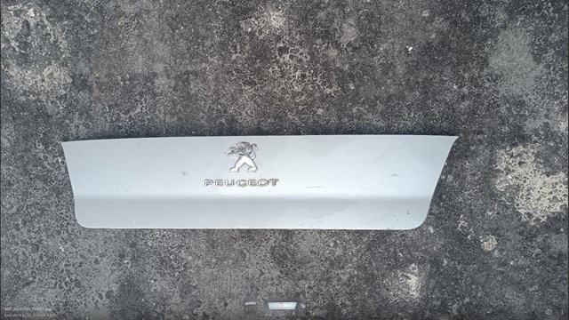 Накладка двері багажника 8606A9 PEUGEOT