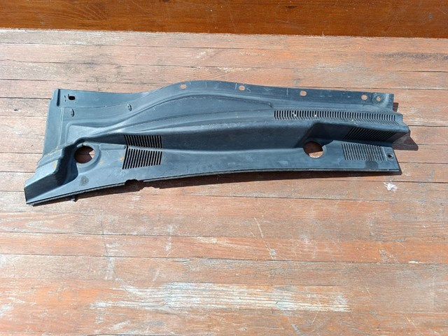 Водостік лобового скла, жабо 861502F000 HYUNDAI