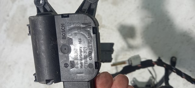 Мотор заслінки печі 0132801362 BOSCH