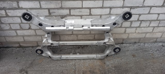 Балка задньої підвіски поперечна 100982600A TESLA