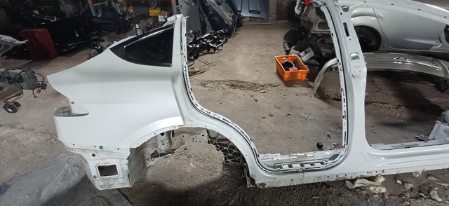 Крило праве заднє 1073168S0B TESLA