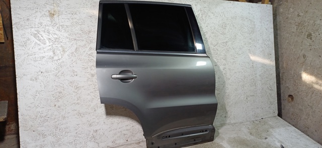 Двері задні, праві 5N0833056A VAG