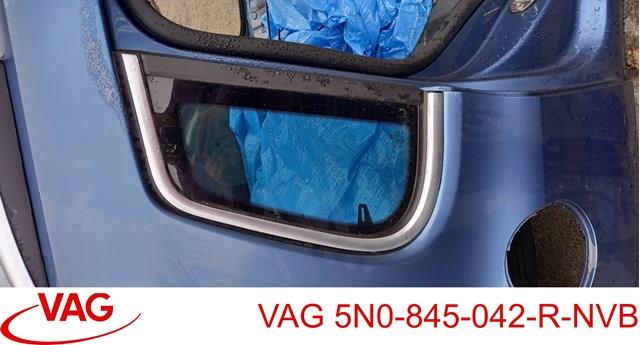 Скло кузова/багажного відсіку, праве 5N0845042RNVB VAG