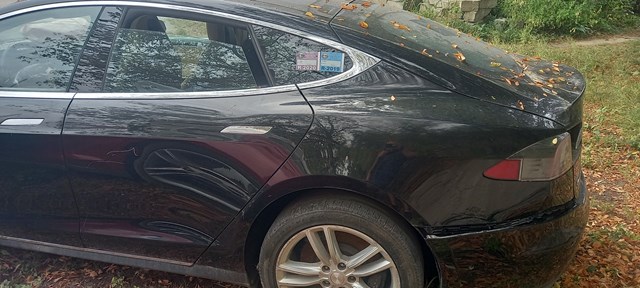 Двері задні Tesla Model S