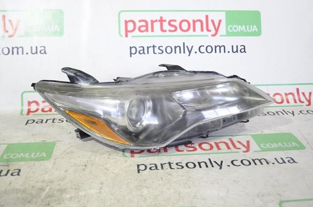 Фара передня права 8111006E10 TOYOTA