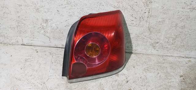 Задній правий стоп 8155105140 TOYOTA