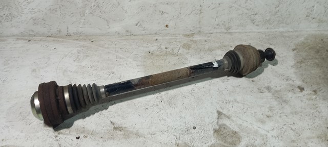 Напіввісь задня 8R0501203C VAG