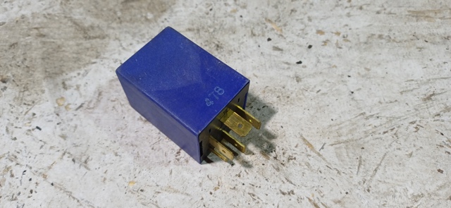 Реле управління склоочисника 90240092 GM