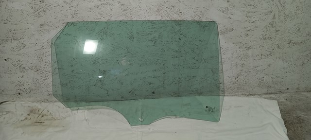 Скло заднє праве 95429589 GM