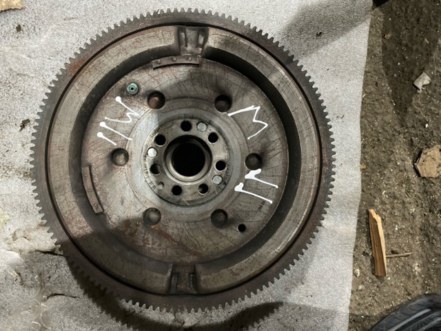 Маховик зчеплення 1231000Q3C NISSAN